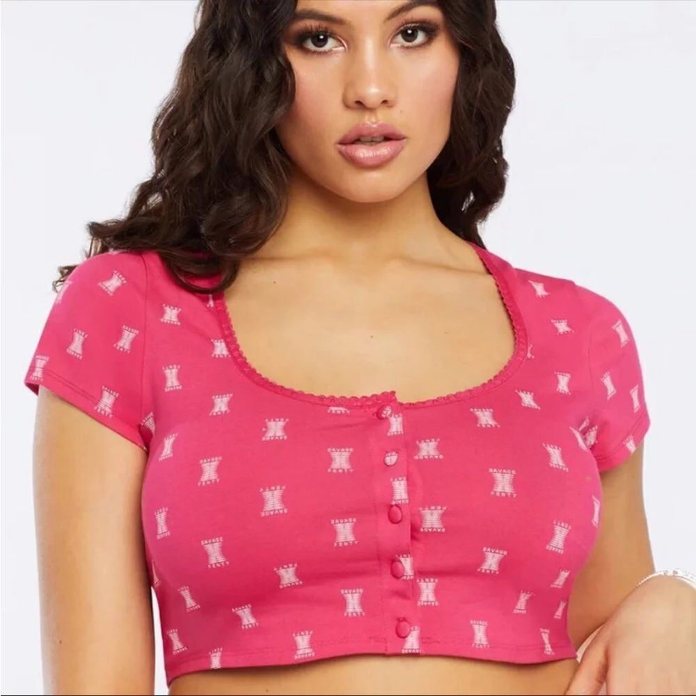 SAVAGE x FENTY | Pink Short Sleeve Button Front Jersey Crop Top Women’s Size S